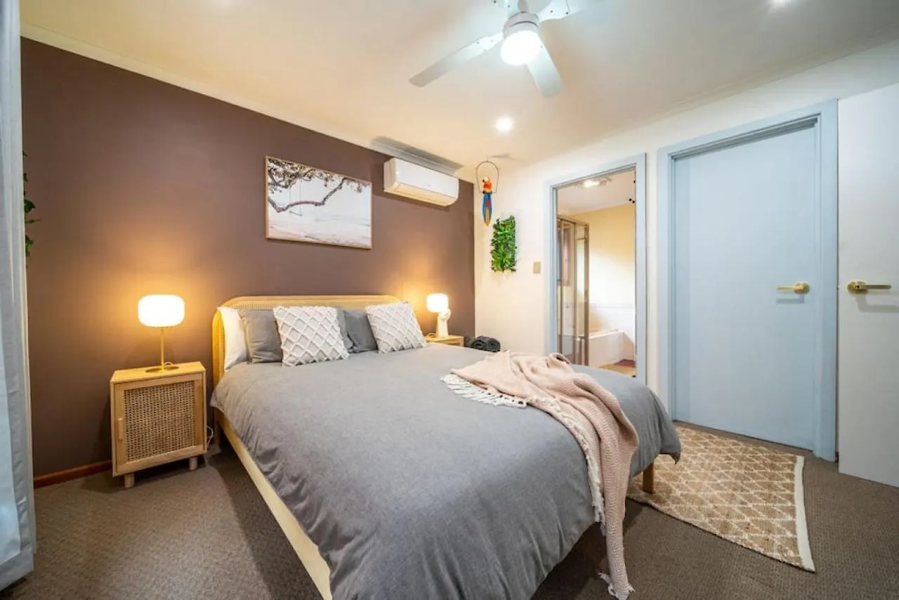 Holiday home Amazon At Seacombe Gardens Villa Sturt Australia